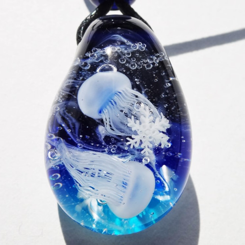 朝焼けのクラゲ、海の下のクラゲ、 ガラスのペンダントトップ 2_2ae3a8dd9a3d1b92c2414b233ba5