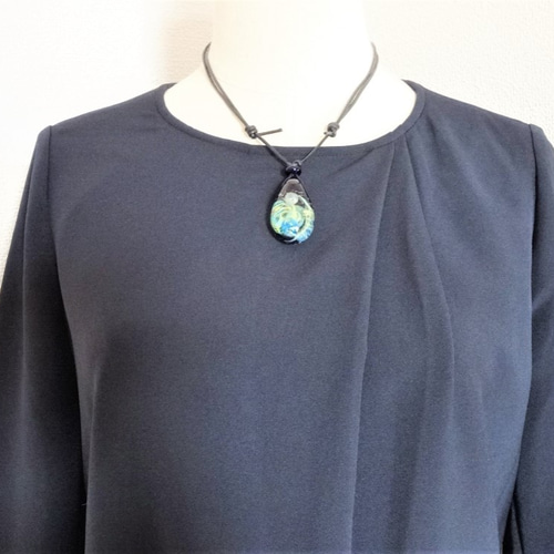 宇宙》ガラス とんぼ玉 ペンダント 地球 月 銀河 星 宇宙ガラス