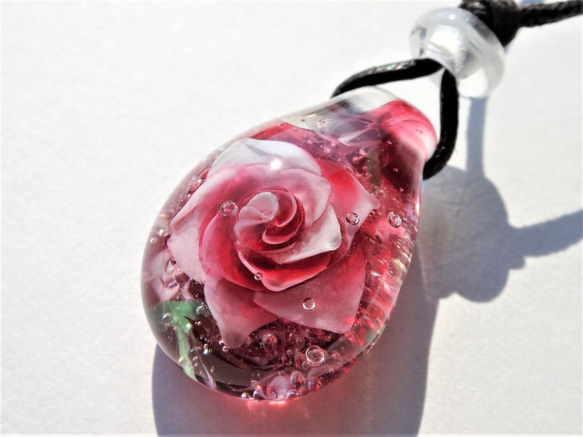 “日本玫瑰”玻璃球蜻蜓吊墜玫瑰禮物 第5張的照片