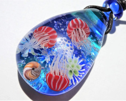 激レア　ツブラ　高知　ガラス製　クラゲ　ペンダント 激レア ツブラ 高知 ガラス製 クラゲ ペンダント