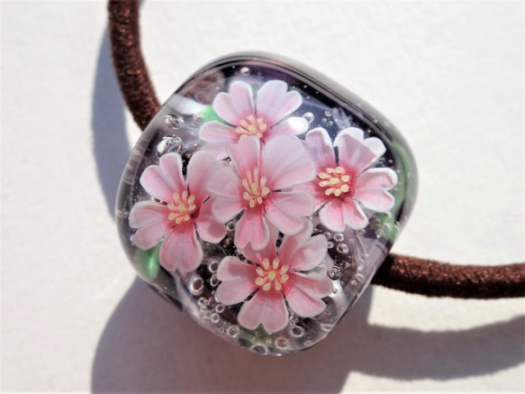“晚上櫻花”頭髮橡膠玻璃Tonbon球櫻桃樹 第1張的照片