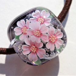 　《夜桜》　ヘアゴム　ガラス　とんぼ玉　桜 3枚目の画像