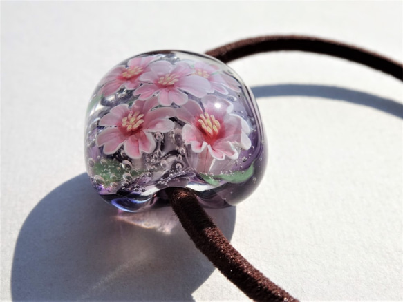 　《夜桜》　ヘアゴム　ガラス　とんぼ玉　桜 4枚目の画像