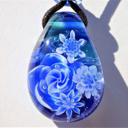 “藍色玫瑰和Korihana”挂件玻璃球蜻蜓藍玫瑰 第2張的照片