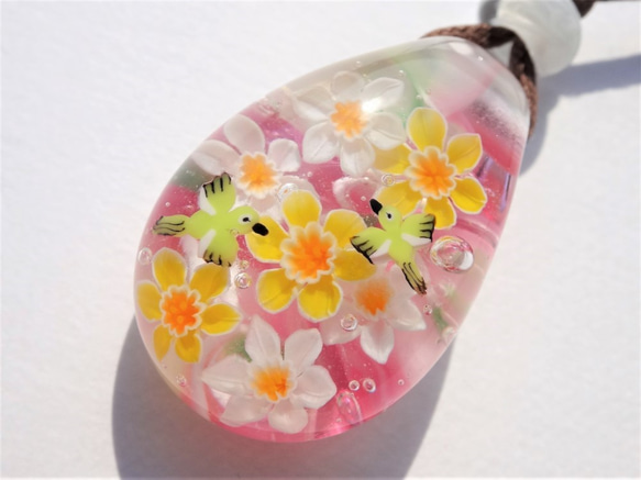 “水仙和日本的白色眼”挂件玻璃球蜻蜓花春天 第3張的照片