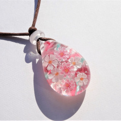 《八重桜と大島桜》　ペンダント　ガラス　とんぼ玉　花　春　桜 4枚目の画像
