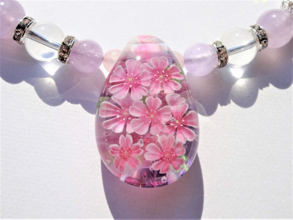 “櫻花”項鍊玻璃Tonbon球玉花彈簧吊墜天然石 第2張的照片