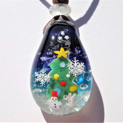 《クリスマス》　ペンダント　ガラス　とんぼ玉　　雪の結晶　うさぎ　クリスマス 2枚目の画像