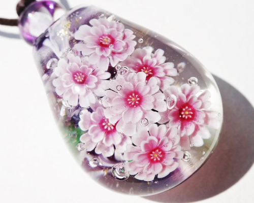 八重桜》 ガラス とんぼ玉 ペンダント 桜 春 ネックレス
