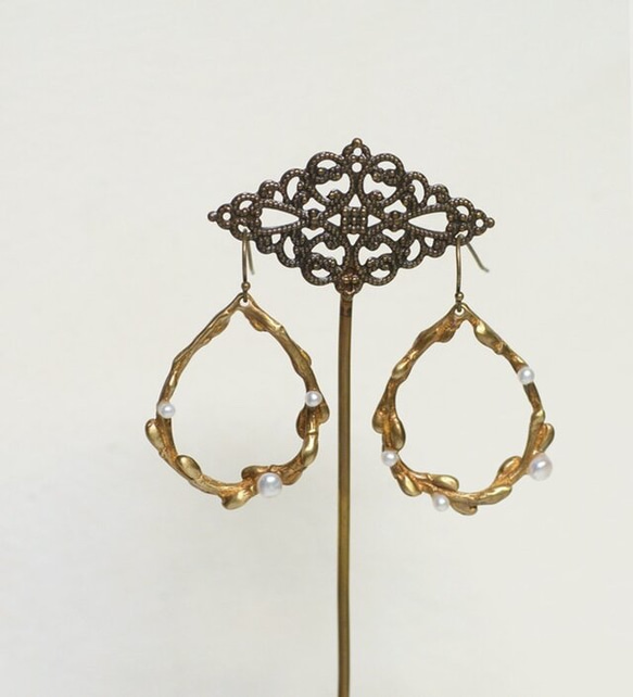 Shizuku Wreath / earrings - Pearl 6枚目の画像