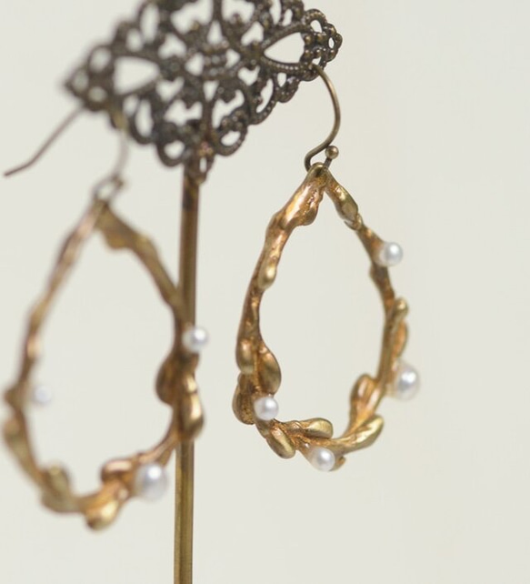 Shizuku Wreath / earrings - Pearl 7枚目の画像