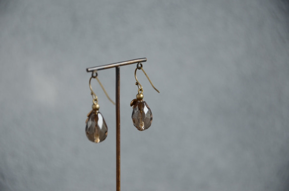 Fruit / earrings - Smoky quartz 2枚目の画像