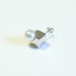 ■solid pearl pierce -square / silver-■ ソリッドパールピアス スクエア シルバー 2枚目の画像