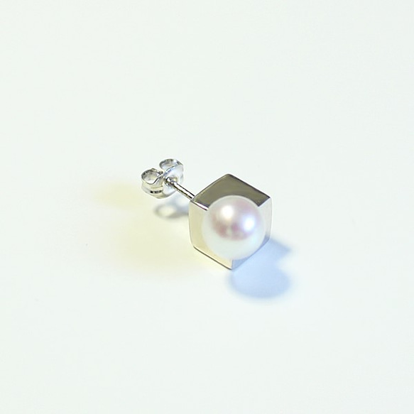 ■solid pearl pierce -square / silver-■ ソリッドパールピアス スクエア シルバー 7枚目の画像