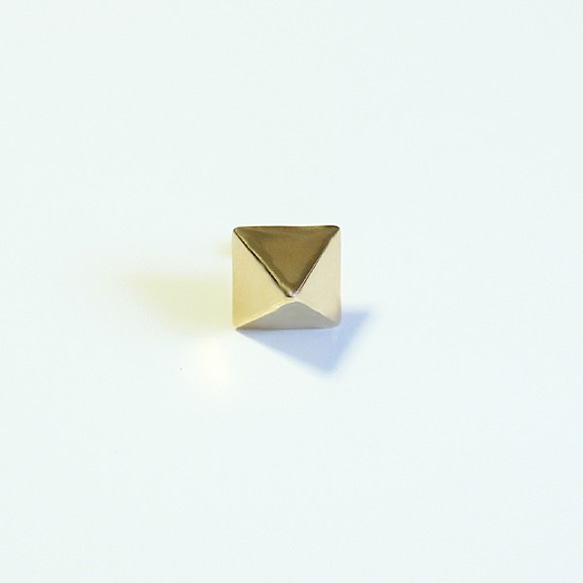 ■solid pierce -triangle / gold-■ ソリッドピアス トライアングル ゴールド 2枚目の画像