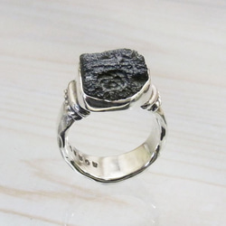 モルダバイト　原石　シルバーリング　メンズ　指輪　一点もの 　23号　atpring116mv3 4枚目の画像