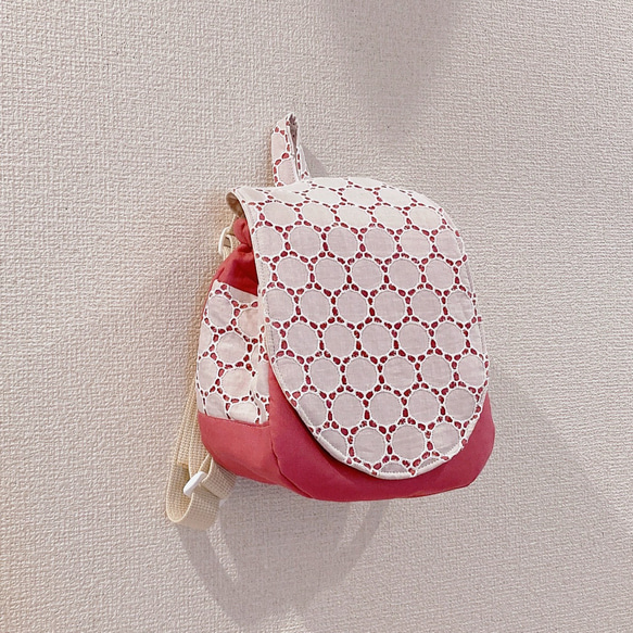 【現品販売】サークルレース[オフホワイト]×モーヴピンクのベビーリュック 3枚目の画像