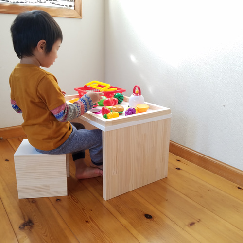 オーダー可】トイテーブル プレイテーブル 子ども 遊び台 お片付け おもちゃ箱 学習机 机・デスク LIK Design Works  通販｜Creema(クリーマ) 6393864