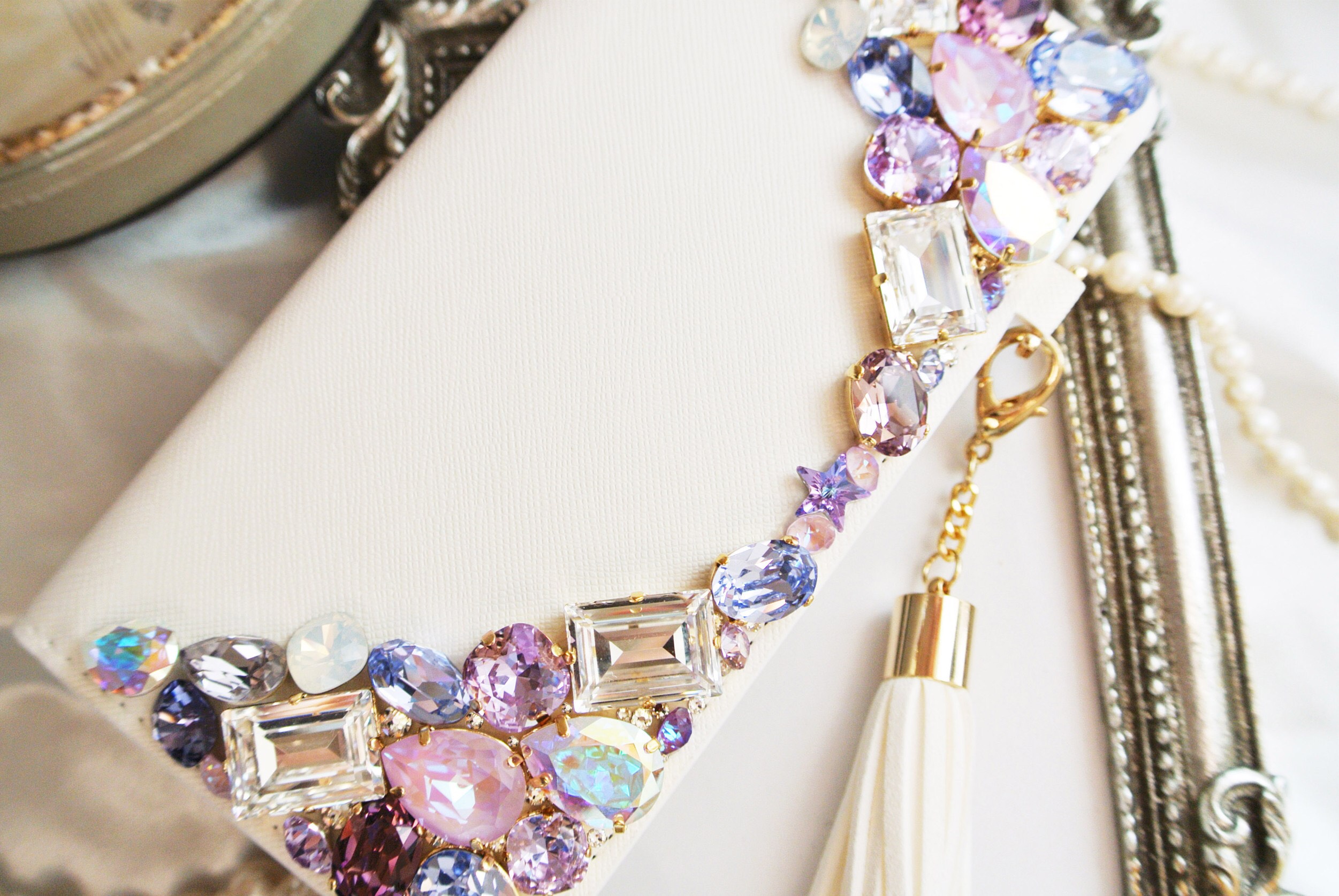 手帳型 iPhone17pro,Max16,15,14他スワロフスキーデコレーションケースパープル系ビジュースマホカバー