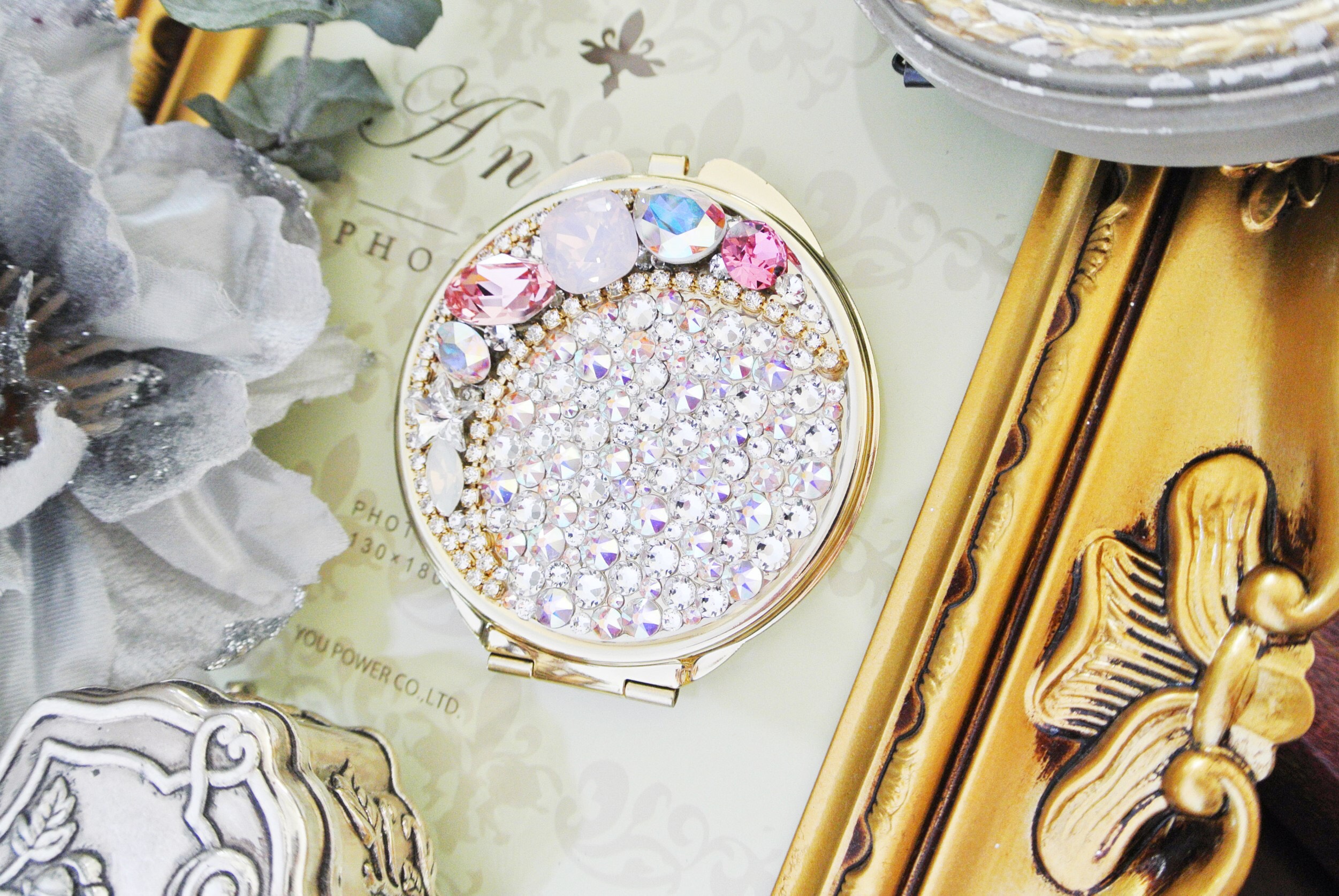 スワロフスキー　オーロラ、ピンク　ラインストーンビジューデコレーションミラー