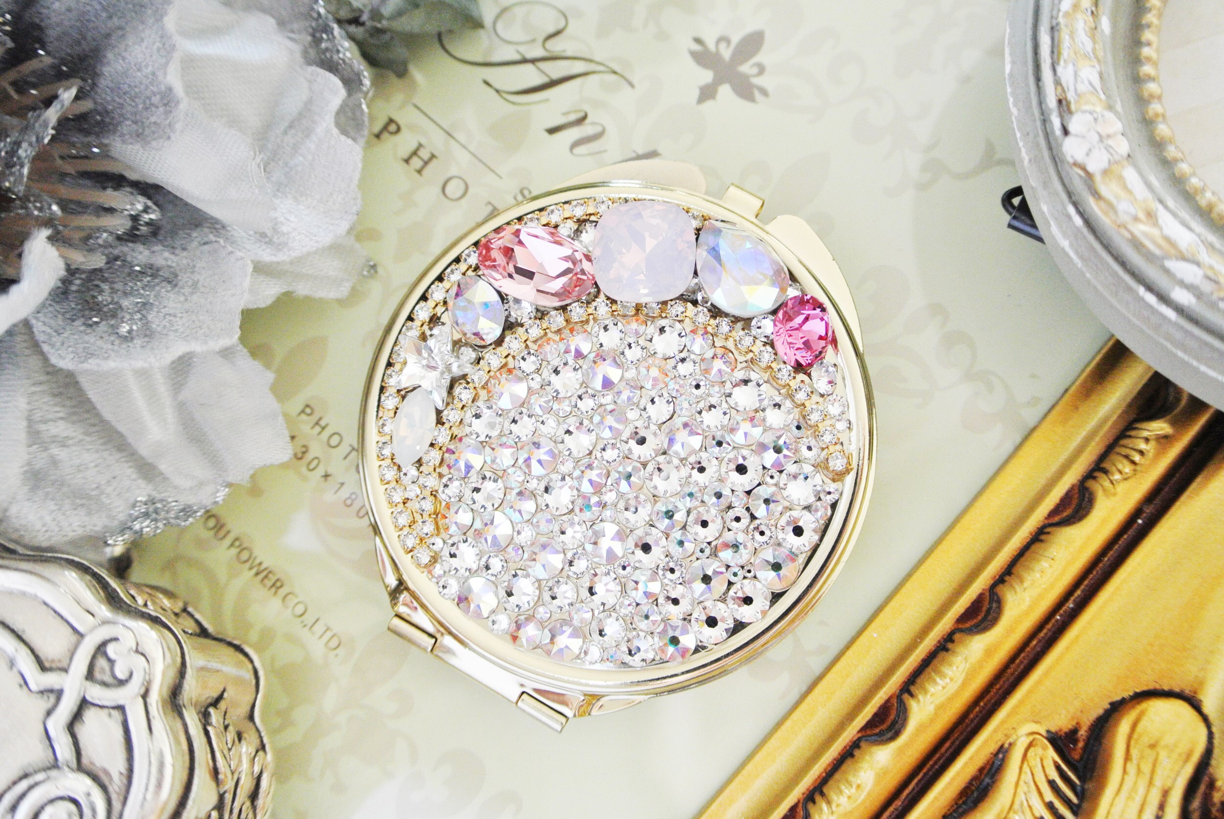 スワロフスキー　オーロラ、ピンク　ラインストーンビジューデコレーションミラー