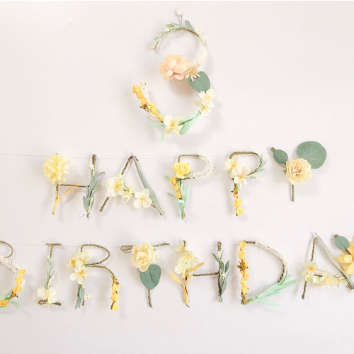  2024年おすすめのアイテム満載 イエロー］HAPPY フラワー バースデーガーランド BIRTHDAY モビール