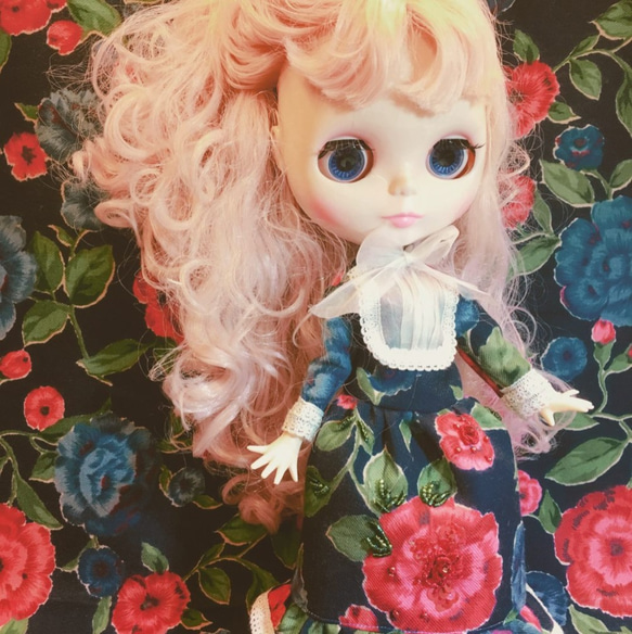 Mud Couture|ブライスBlythe服裝|復古玫瑰珠繡洋裝 第1張的照片