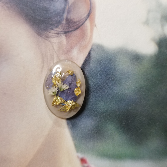 ベージュ×紫陽花とかすみ草のアクセサリー 4枚目の画像