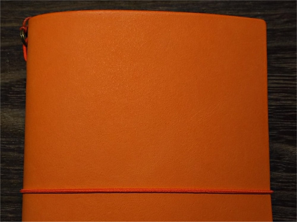 B7パスポートサイズの本革手帳カバー 色：オレンジ【カバーのみ】B7C-MOR0003【送料無料】 3枚目の画像