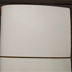 B7パスポートサイズの本革手帳カバー 色：生成り【カバーのみ】B7C-KNR0002【送料無料】 3枚目の画像