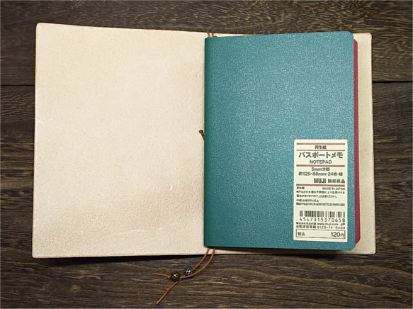 B7パスポートサイズの本革手帳カバー 色：生成り【カバーのみ】B7C-KNR0002【送料無料】 7枚目の画像
