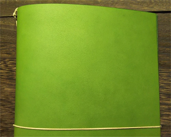 【ご予約品】A5スリムサイズ（ジブン手帳対応）の牛本革カバー 色：レタス（グリーン） 3枚目の画像