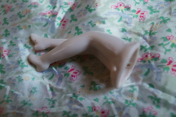 ヴィンテージ  脚のパーツ ピンクッション 人形作り 1900-10s ドイツ アンティーク ビスクドール ポーセリン 4枚目の画像