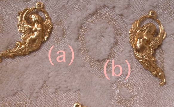 ヴィンテージ (b) ハーピア セイレーン チャーム ファンタジー 真鍮 アクセサリーパーツ 80s ゴールド ハーピー 2枚目の画像