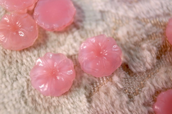 ヴィンテージ ピンク色 花のカボション 3個セット チェコスロバキア製 桜色 2枚目の画像