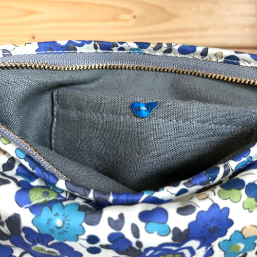 お化粧ポーチ✴︎キルティング加工✴︎ふわふわポーチ ベッツィ 海外  