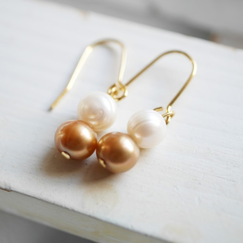 小粒淡水パールの2粒ピアス／ホワイト＆ゴールド ピアス（フック