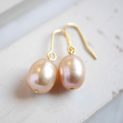 ぽってり淡水バロック・桜色ピンクパールの一粒ピアス ピアス（フック
