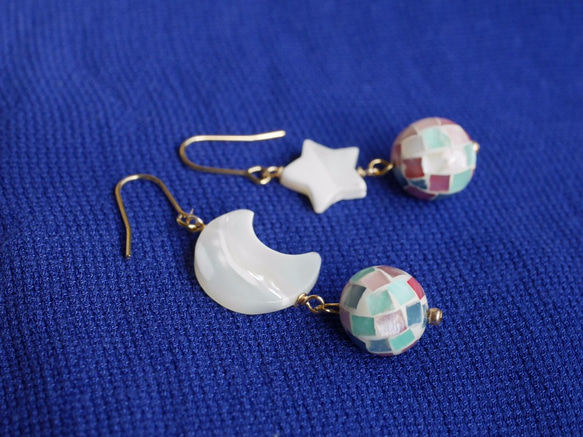 彩色貝殼&amp;月亮和星星耳環 第2張的照片