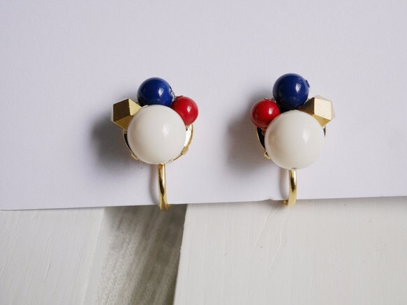 トリコロールクリスタルのbijouxイヤリング（ピアス） 1枚目の画像