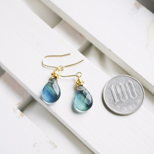 ブルーグリーンフローライトのピアス/フェイスカット ピアス（フック