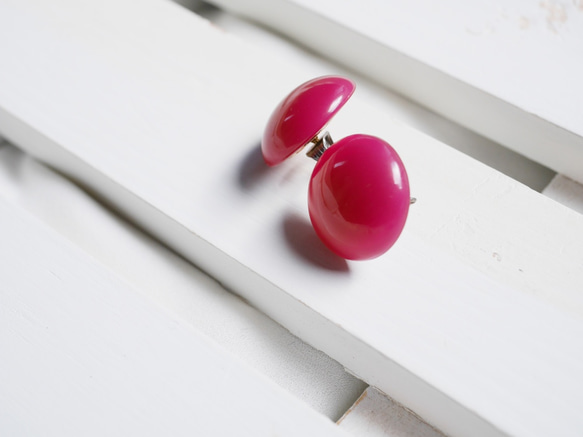 Raspberry Red&#39;s凸圓形耳環 第3張的照片