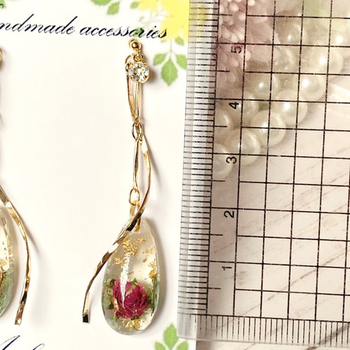 リトルウッズ（バラ）（ピアス・イヤリング） ドライフラワー/レジン