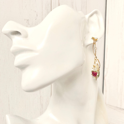 リトルウッズ（バラ）（ピアス・イヤリング） ドライフラワー/レジン