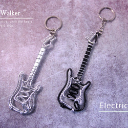 " 銀色電吉他 Silver Electric Guitar " 樂器鑰匙圈 Wire Art Walker 鋁行者 第2張的照片