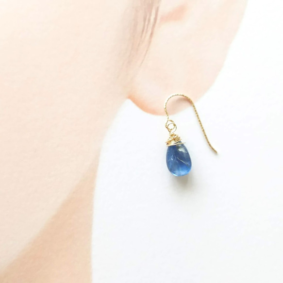 K14gf   天然石 宝石質 カイヤナイトピアス   pierced earrings  ゴールドフィルド 5枚目の画像