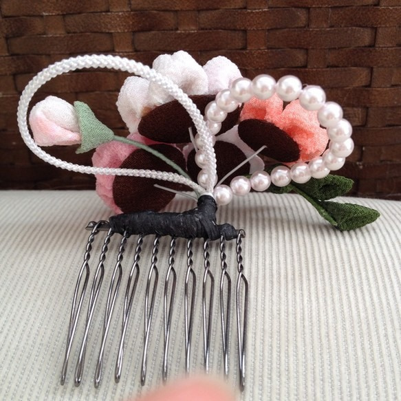 桜のつまみ細工の髪飾り 5枚目の画像