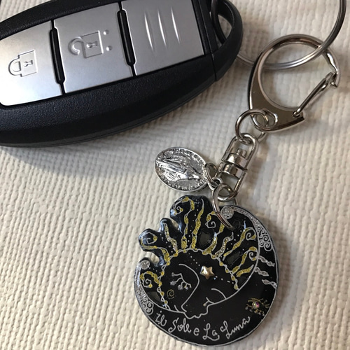 太陽と月のキーホルダー【受注制作】 その他アクセサリー keyco's
