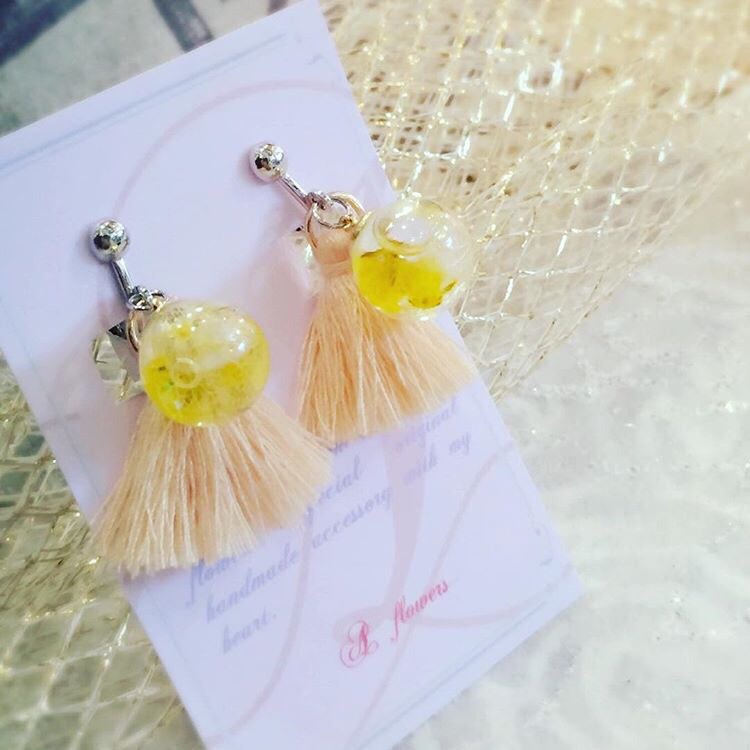 幸せ黄色いガラスドームアクセサリー イヤリング・ノンホールピアス A