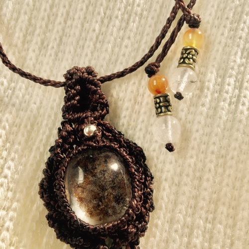 セラフィナイトのマクラメ編み 天然石ネックレス | SHANTi WALA